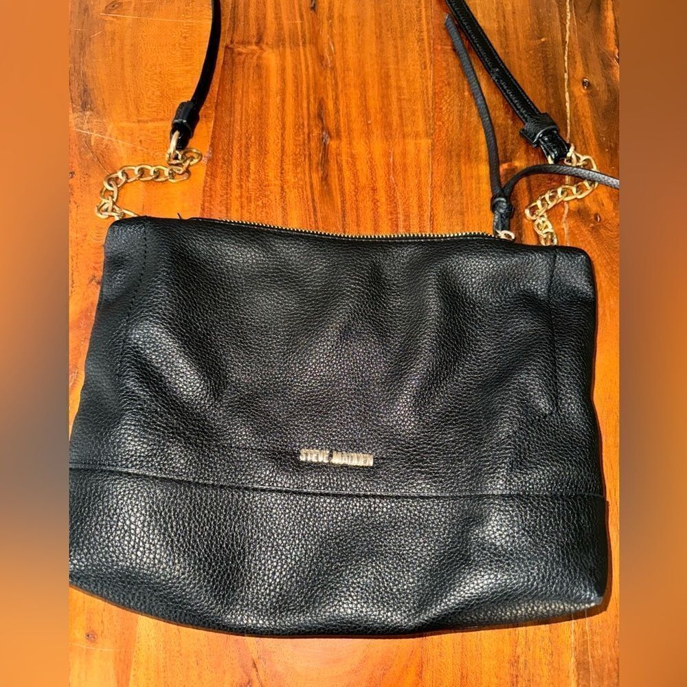 Steve Madden Leather Crossbody Chain/Leather Handle Medium Size Purse